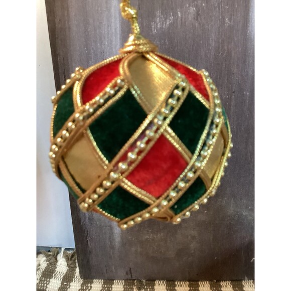 Hand Made Pins Beads Sequin Christmas Ornaments 1970's Black Gold Blue Red White - Picture 6 of 13